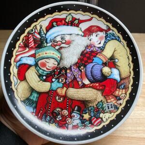 Mary Engelbreit Santa with Children 7 inch Christmas Plate Pre-Owned